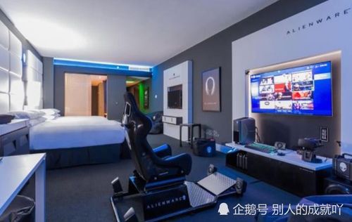 為何電競(jìng)酒店“五黑房”配五臺(tái)電腦卻僅設(shè)四張床？老板揭露真相與機(jī)房維護(hù)啟示